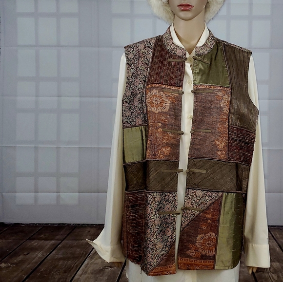 Coldwater Creek fabric vest. Kept in a garment bag and dry cleaned. #206 - Picture 3 of 7